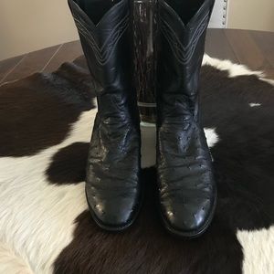 Full Quill Black Ostrich Justin Ropers, size 9M w/matching belt